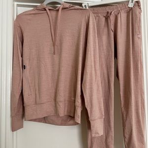 Jaanuu pink XS top XS Jogger bottom